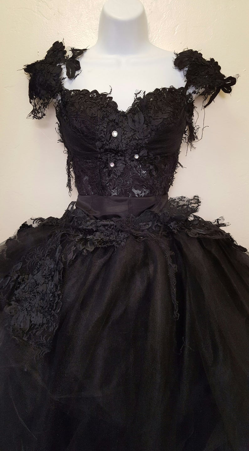 Black swan prom on sale dresses